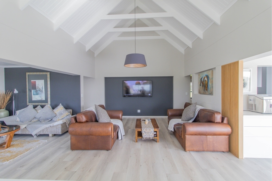 9 Bedroom Property for Sale in Olifantskop Western Cape